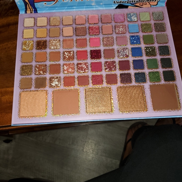 Makeup - Picture 2 of 2